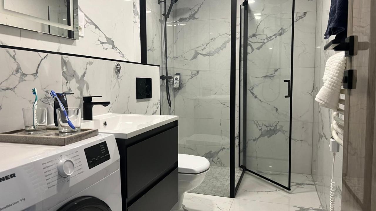 Bauhaus Wellness 202 *