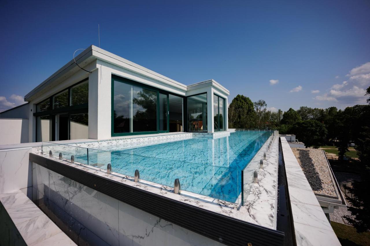 Bauhaus Wellness 202 Apartment Siofok