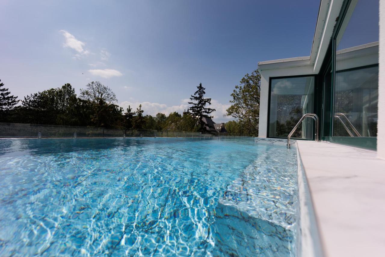 Bauhaus Wellness 202 *